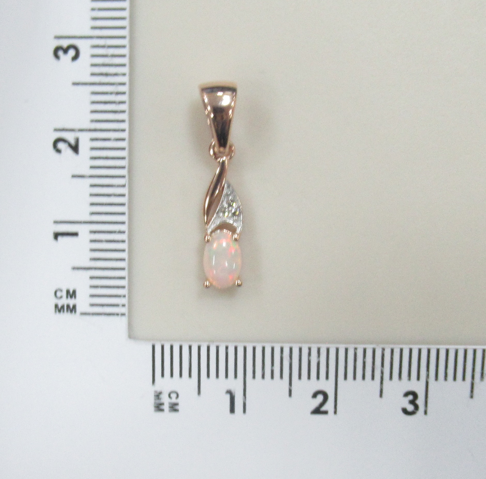 Серебряная подвеска с опалом